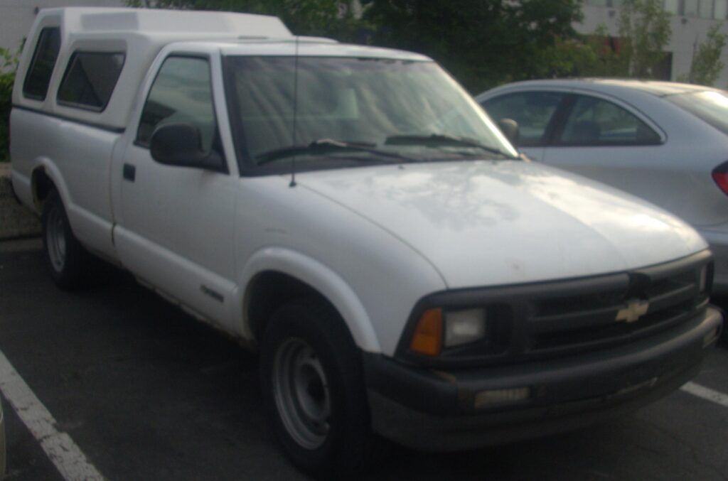 Standard Cab Example Chevrolet S10 Regular Cab: Price, Mileage, Features, Specs, Variants ...