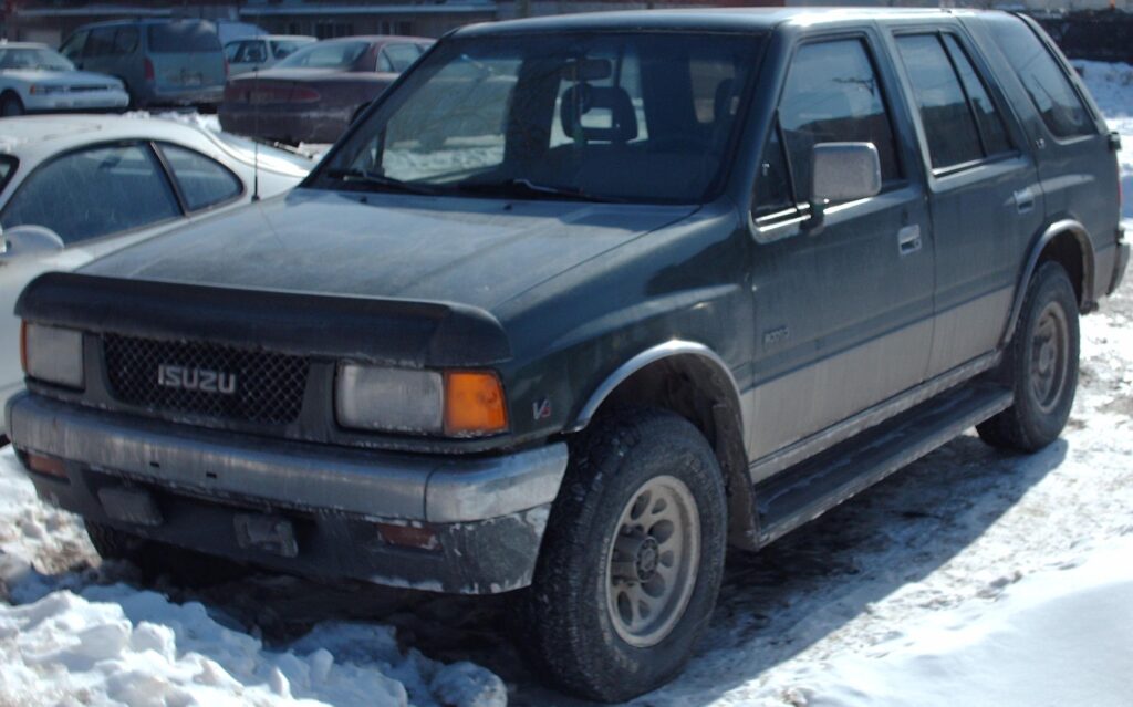 Isuzu Rodeo: Price, Mileage, Features, Specs, Variants, Engine ...