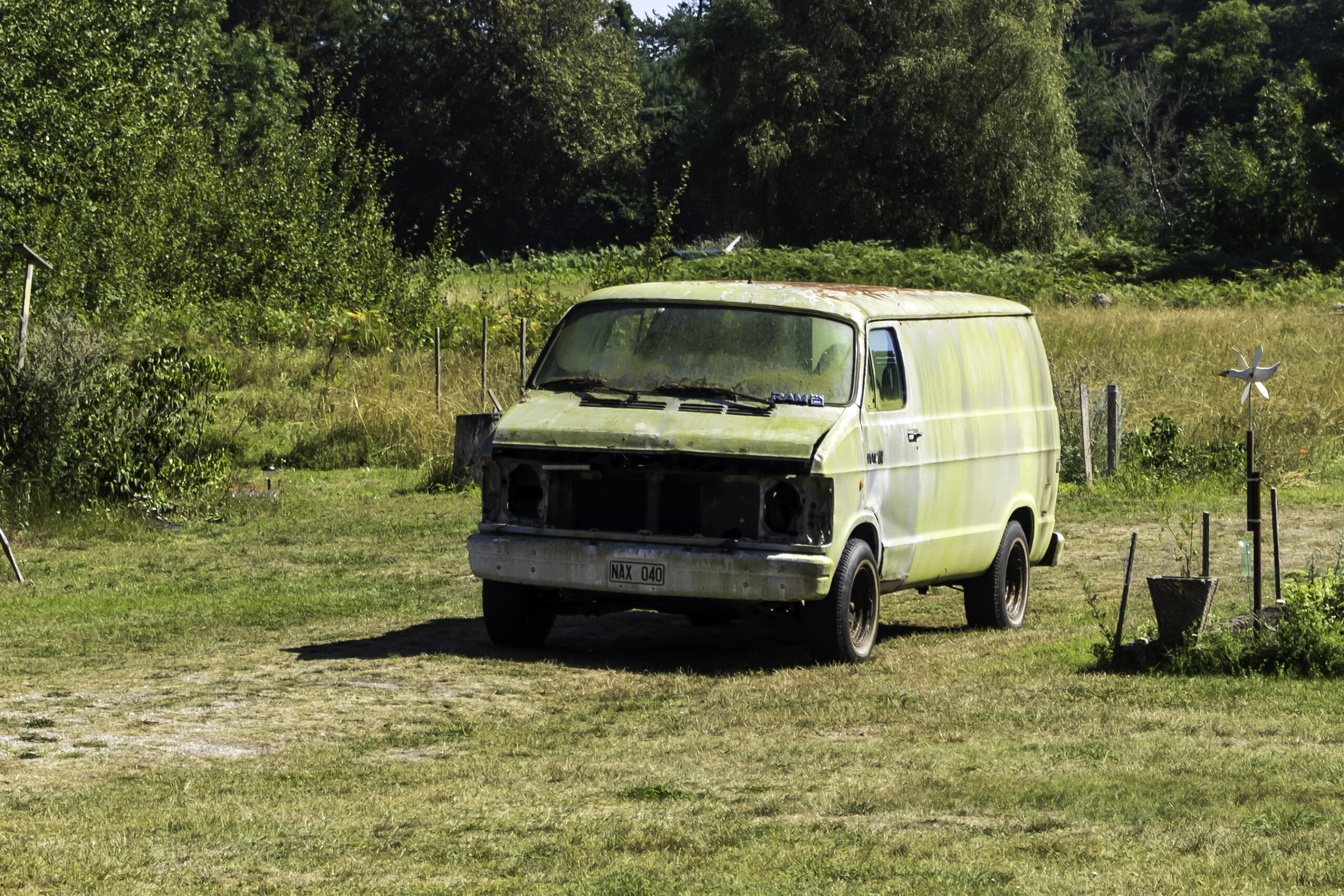 Dodge Ram Van B250